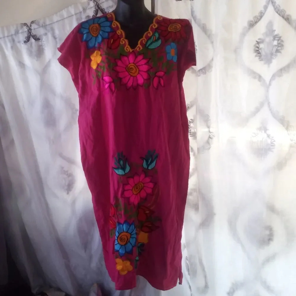 Mexican embroidery dress size medium and large ( Hang )